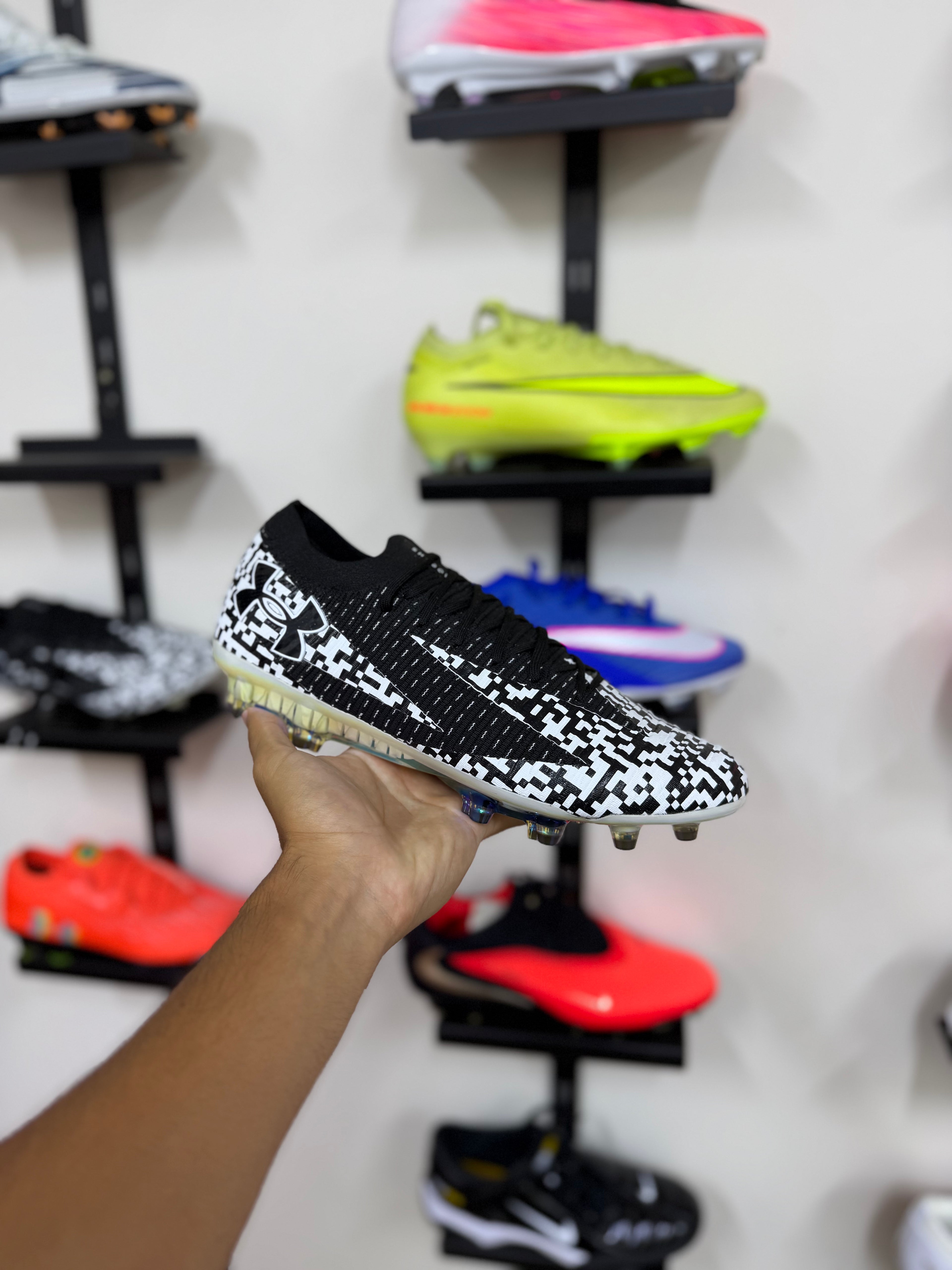 Under Armour Shadow Elite FG blancas negras